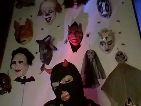 Snapshot of FeticheMacabre chatting on 03/23/25, 04:27 FeticheMacabre online show from 03/23/25, 04:27