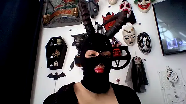 Snapshot of FeticheMacabre chatting on 09/20/25, 05:25 FeticheMacabre online show from 09/20/25, 05:25