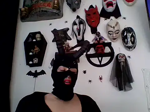 Snapshot of FeticheMacabre chatting on 09/27/25, 07:30 FeticheMacabre online show from 09/27/25, 07:30