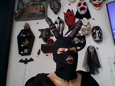 Snapshot of FeticheMacabre chatting on 10/19/25, 07:36 FeticheMacabre online show from 10/19/25, 07:36