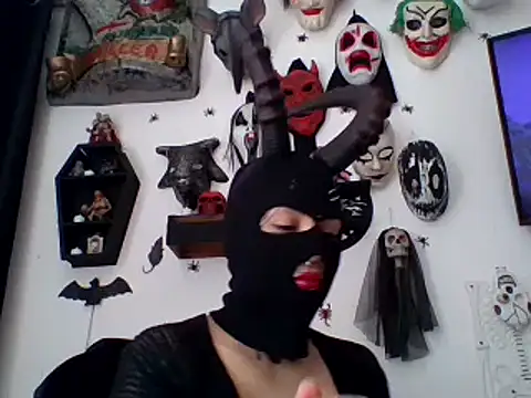 Snapshot of FeticheMacabre chatting on 10/26/25, 04:35 FeticheMacabre online show from 10/26/25, 04:35