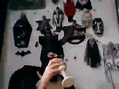 Snapshot of FeticheMacabre chatting on 11/19/25, 07:47 FeticheMacabre online show from 11/19/25, 07:47