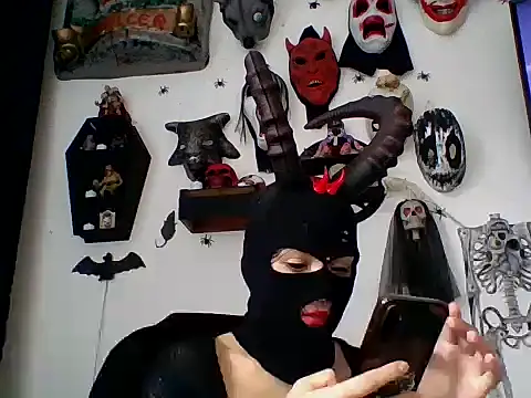 Snapshot of FeticheMacabre chatting on 11/20/25, 04:51 FeticheMacabre online show from 11/20/25, 04:51