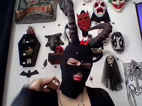 Snapshot of FeticheMacabre chatting on 11/22/25, 04:28 FeticheMacabre online show from 11/22/25, 04:28