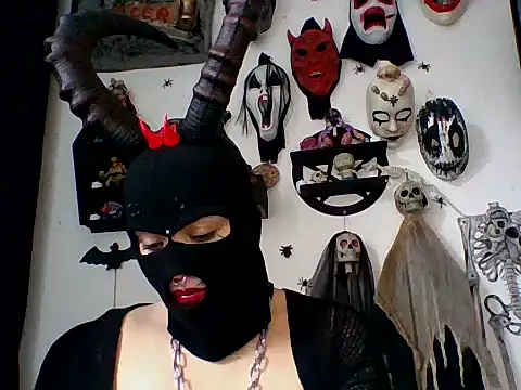 Snapshot of FeticheMacabre chatting on 11/30/25, 06:56 FeticheMacabre online show from 11/30/25, 06:56