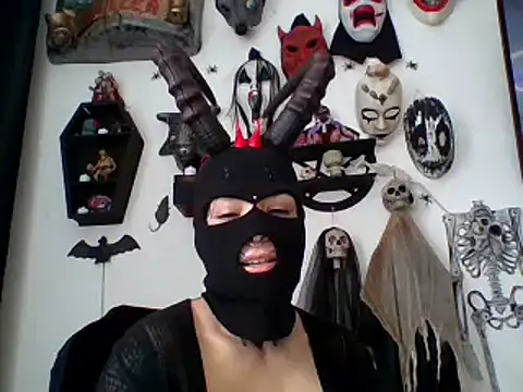 Snapshot of FeticheMacabre chatting on 12/02/25, 05:19 FeticheMacabre online show from 12/02/25, 05:19