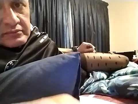 Snapshot of MattBratt chatting on 05/30/26, 03:09 MattBratt online show from 05/30/26, 03:09