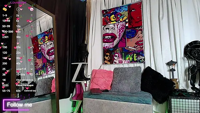 Snapshot of LatexDevil_Blondie chatting on 02/25/25, 05:58 LatexDevil Blondie online show from 02/25/25, 05:58