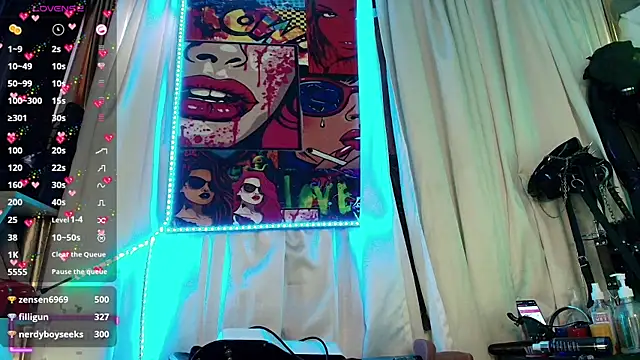 Snapshot of LatexDevil_Blondie chatting on 03/04/25, 10:49 LatexDevil Blondie online show from 03/04/25, 10:49