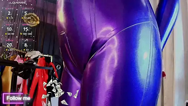 Snapshot of LatexDevil_Blondie chatting on 09/16/25, 01:34 LatexDevil Blondie online show from 09/16/25, 01:34