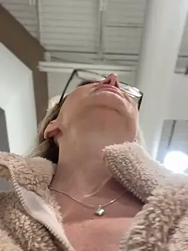 MessyNastyQueen online show from 03/13/25, 04:56