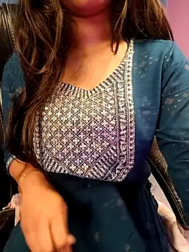Snapshot of Aditi_1 chatting on 01/24/25, 02:39 Aditi 1 online show from 01/24/25, 02:39