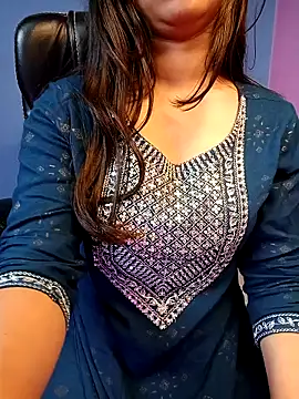 Snapshot of Aditi_1 chatting on 02/07/25, 04:48 Aditi 1 online show from 02/07/25, 04:48