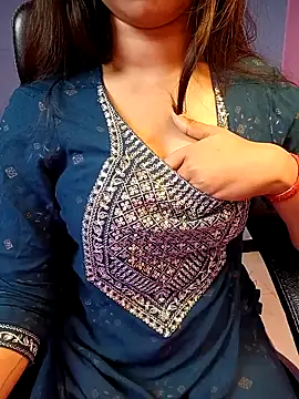 Snapshot of Aditi_1 chatting on 02/11/25, 12:59 Aditi 1 online show from 02/11/25, 12:59