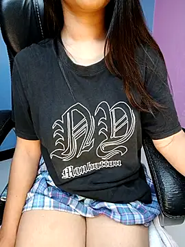 Snapshot of Aditi_1 chatting on 09/21/25, 02:40 Aditi 1 online show from 09/21/25, 02:40