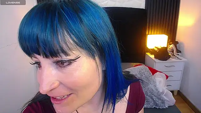 alicia moom online show from 12/17/24, 09:27