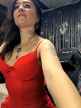 Snapshot of KikiXRed chatting on 12/08/24, 04:50 KikiXRed online show from 12/08/24, 04:50