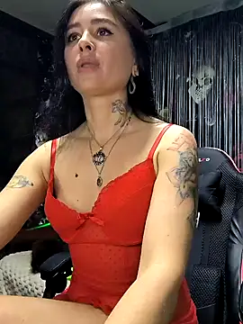 Snapshot of KikiXRed chatting on 12/10/24, 10:06 KikiXRed online show from 12/10/24, 10:06