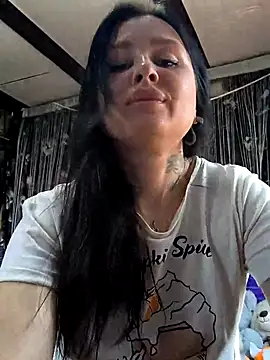 Snapshot of KikiXRed chatting on 05/02/26, 08:19 KikiXRed online show from 05/02/26, 08:19