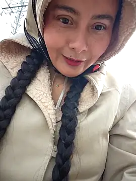 Snapshot of bellapaty chatting on 02/13/25, 02:42 bellapaty online show from 02/13/25, 02:42