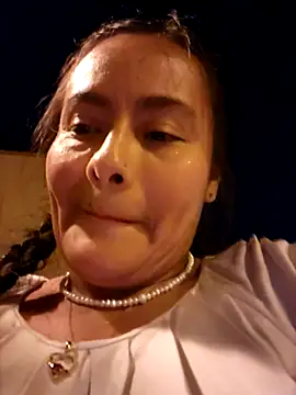 Snapshot of bellapaty chatting on 09/17/25, 07:04 bellapaty online show from 09/17/25, 07:04
