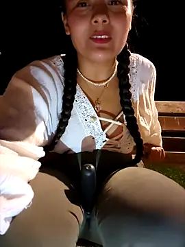 Snapshot of bellapaty chatting on 09/19/25, 07:47 bellapaty online show from 09/19/25, 07:47