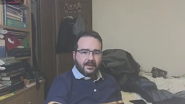 curiosillo83 online show from 02/25/25, 06:42