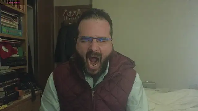 curiosillo83 online show from 03/05/25, 06:12