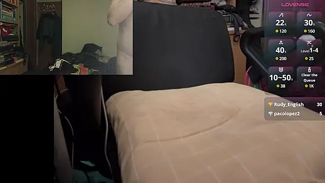 curiosillo83 online show from 03/19/25, 05:41