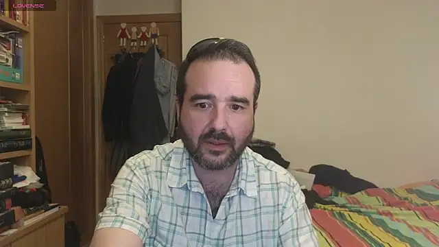 curiosillo83 online show from 09/22/25, 05:26