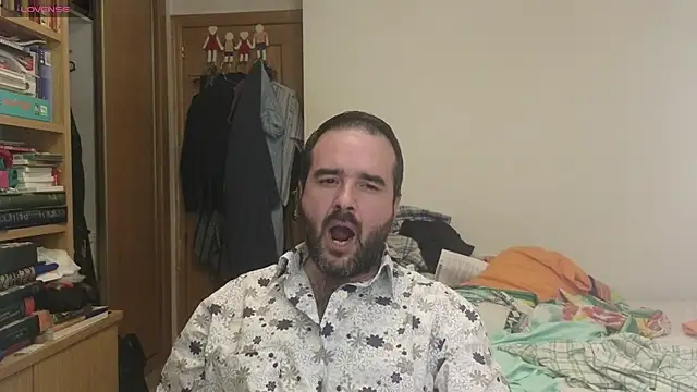 curiosillo83 online show from 09/24/25, 02:31