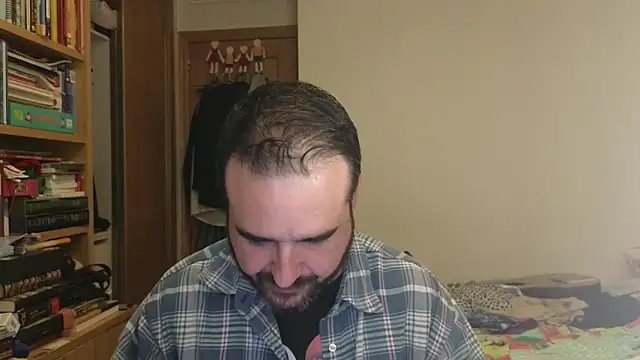 curiosillo83 online show from 10/31/25, 03:57