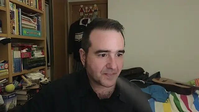 curiosillo83 online show from 04/09/26, 11:54