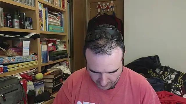 curiosillo83 online show from 04/18/26, 05:06