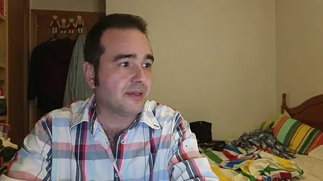 curiosillo83 online show from 04/23/26, 03:03