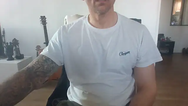 jouet75 online show from 04/23/26, 06:25