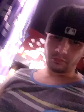 Snapshot of Baggin_Straight_Boys chatting on 07/19/26, 11:36 Baggin Straight Boys online show from 07/19/26, 11:36