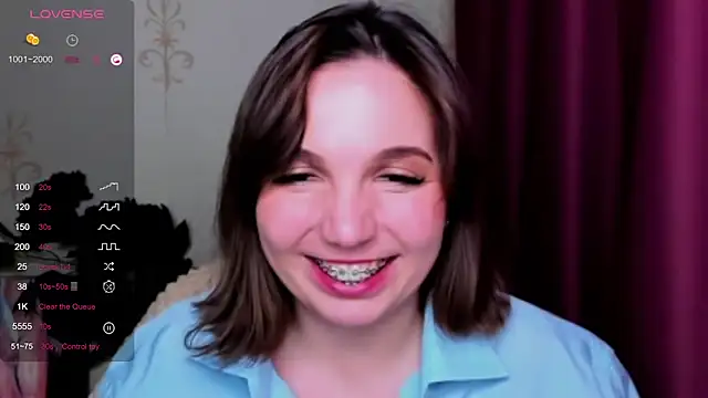 KindHazelHere  online show from 03/04/25, 10:38