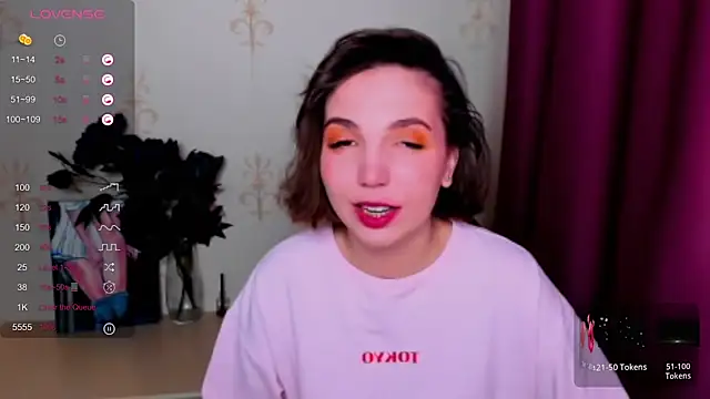 KindHazelHere  online show from 10/05/25, 08:12