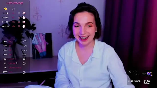 KindHazelHere  online show from 10/22/25, 10:31