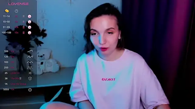 KindHazelHere  online show from 11/19/25, 10:10