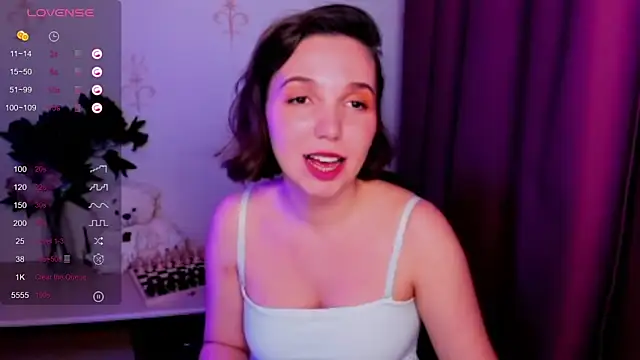 KindHazelHere  online show from 11/23/25, 07:41