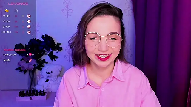 KindHazelHere  online show from 02/06/26, 06:55