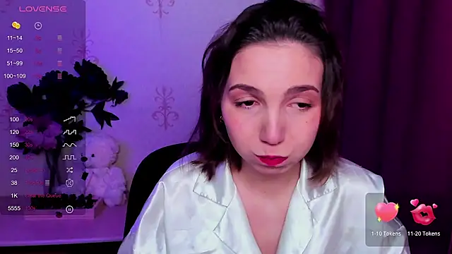 KindHazelHere  online show from 02/25/26, 11:47