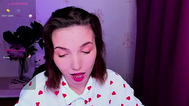 KindHazelHere  online show from 04/10/26, 06:12