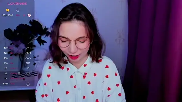 KindHazelHere  online show from 04/19/26, 06:10