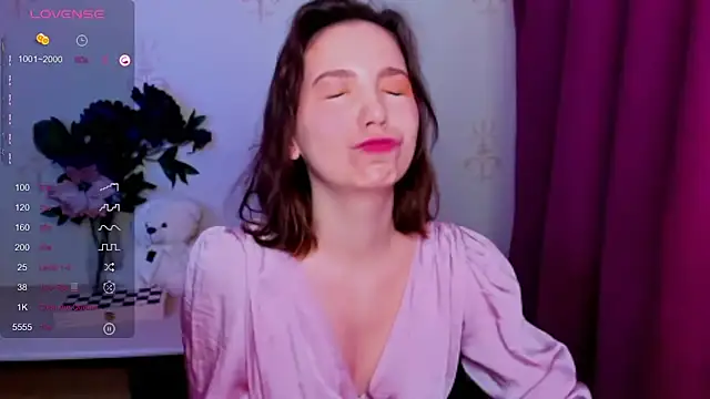 KindHazelHere  online show from 04/21/26, 06:09