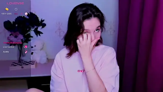 KindHazelHere  online show from 04/24/26, 12:02