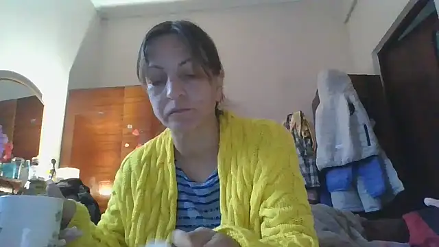 Snapshot of ShawnaAdams chatting on 09/17/25, 03:24 ShawnaAdams online show from 09/17/25, 03:24