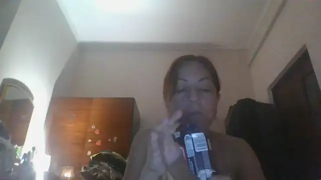 Snapshot of ShawnaAdams chatting on 10/05/25, 08:40 ShawnaAdams online show from 10/05/25, 08:40